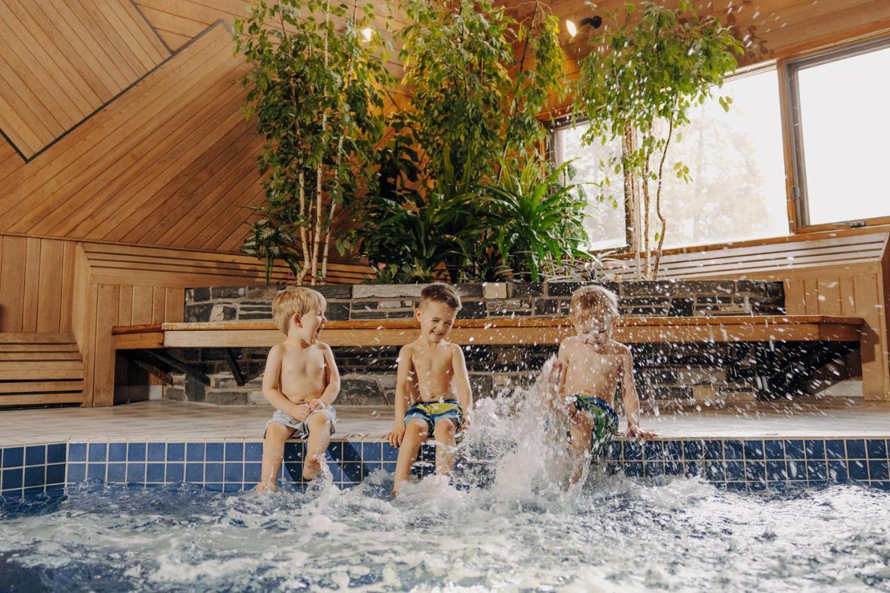 Mountaineer Lodge Lake Louise Dış mekan fotoğraf