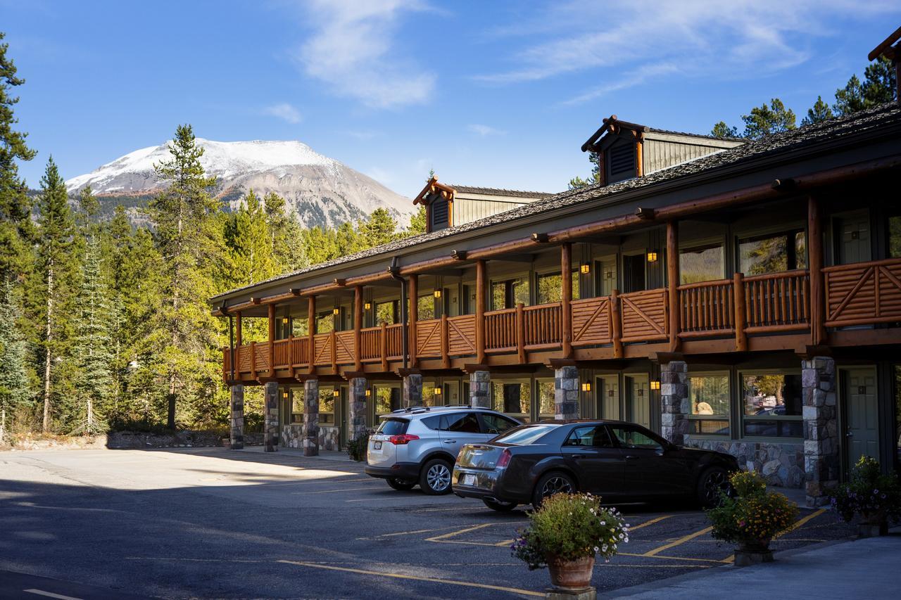 Mountaineer Lodge Lake Louise Dış mekan fotoğraf