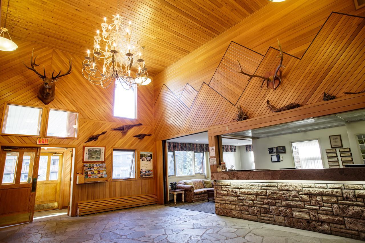 Mountaineer Lodge Lake Louise Dış mekan fotoğraf