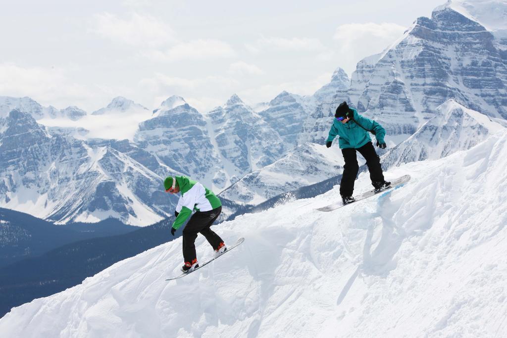 Mountaineer Lodge Lake Louise Dış mekan fotoğraf